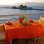 Prime And Exclusive Seafront Location Sunset Apartment Trpanj