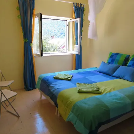 Apartment Prime And Exclusive Seafront Location Sunset