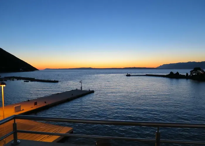 Prime And Exclusive Seafront Location Sunset شقة *